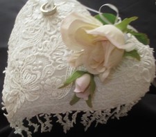 EXQUISITE NOTTINGHAM LACE RING CUSHION - NEW WITH LABELS
