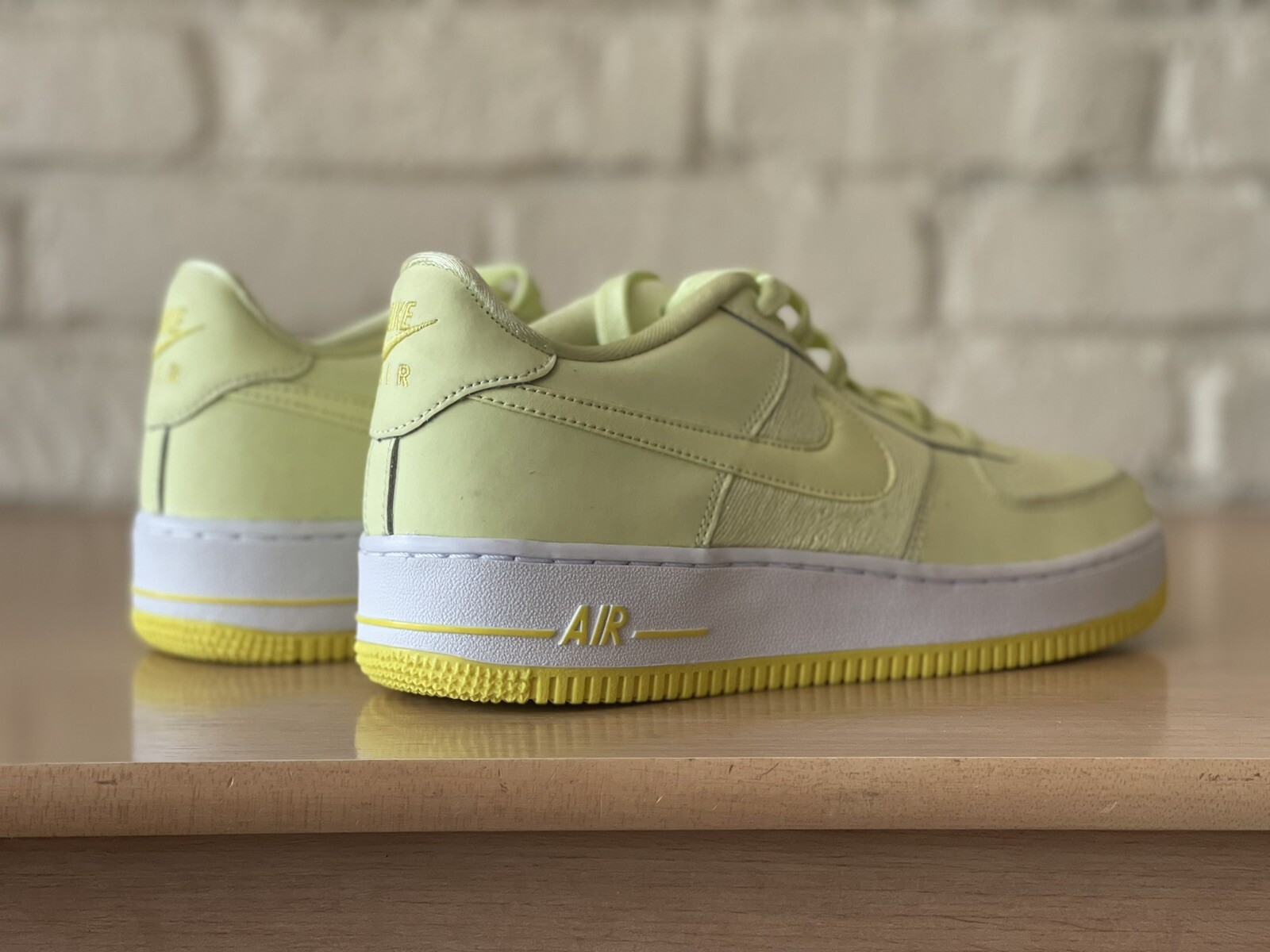 Nike Air Force 1 LV8 GS Yellow AV8183-800 Casual Shoes GS 7Y/ Women Size 8.5 New