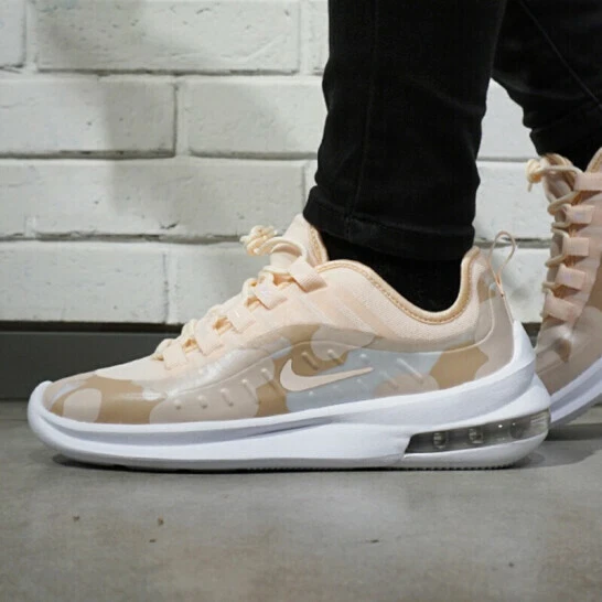 Nike air max hotsell axis womens gold