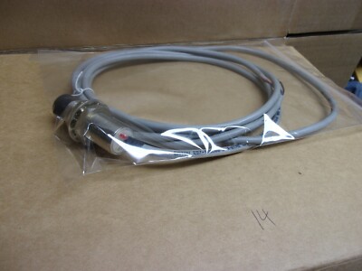 Eaton E57-18GU08-G E5718GU08G Proximity Proxy Sensor Switch 3 Wire 10-30 VDC 