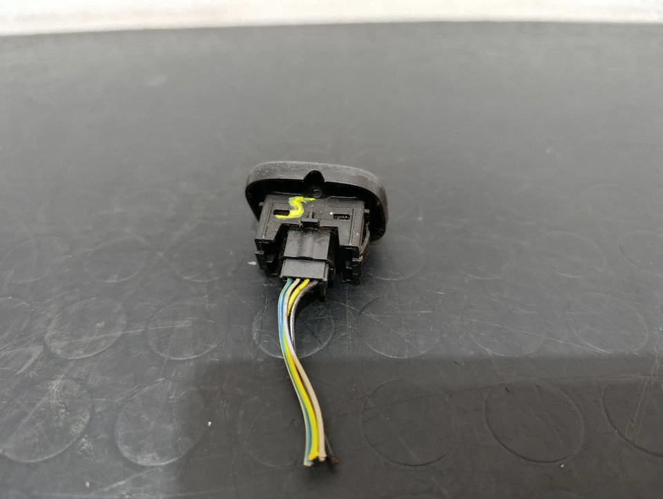 PULSANTE ALZAVETRO ANTERIORE SINISTRO FIAT PANDA (312 (735536759) USATO ORIGINAL - Immagine 2 di 3