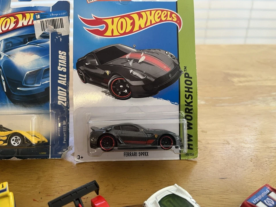 ¡HABITACIÓN! Lote De 14 Ferrari Diecast - Hot Wheels, Matchbox - Dos Cardados - Justo/Bueno Foto 4 de 4