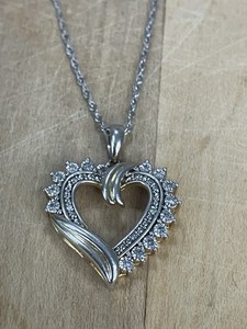 Colgante Corazón Zei Plata de Ley 2 Tonos Diamante Borde Forrado Collar Plata