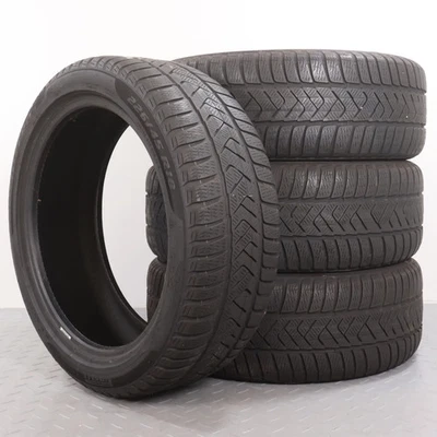 4 pneus hiver Pirelli Winter Sottozero 3, dimensions 225/45R18, indice 95H XL MO - Photo 1/4