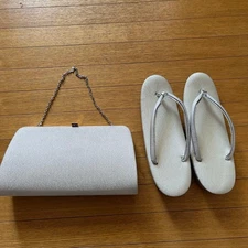 White clutch bag and sandals set