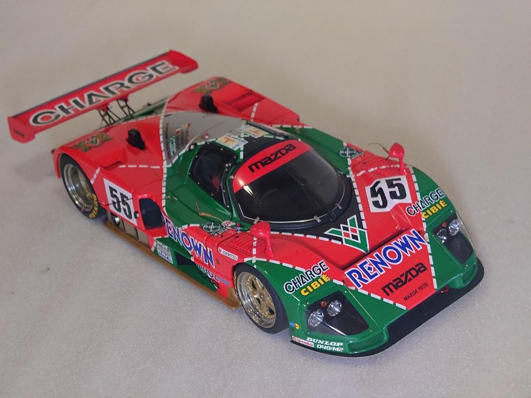 オートアート 1/18 マツダ 787B (限定・優勝トロフィー付属) 欠品無し Autoart 1/18 Mazda 787B Limited Edition Winning Trophy
