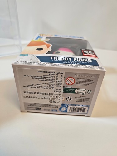 Funko Pop! Asia Freddy Funko como Love Combrat - LE 1000 piezas - en protector duro - Imagen 8 de 15
