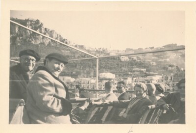 Snapshot Ankunft im Hafen von Capri Boot Meer Neapel Boot animiert Marina Grande 