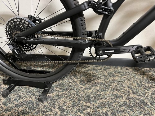 Specialized Stumpjumper Alloy Satin Black/Smoke Size S6 - Picture 4 of 7