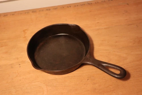 Wagner Ware Sidney -O- Cast Iron Skillet Fry Pan Vintage 1053 F  6"