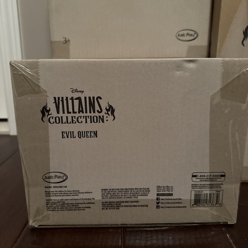 NUOVO Disney Villains Collection: Peluche Regina Cattiva, Peluche 13 Pollici da Collezione - Foto 5 di 7