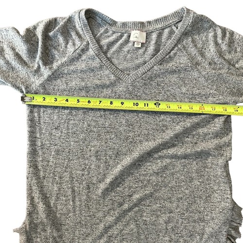 Anthropologie Postmark Sweater Gray V-neck Pullover Ruffled Hem Soft size XS - Picture 13 of 17