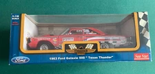Sun Star - 1963 Ford Galaxie 500 "Texas Thunder" - 1:18 original strappings