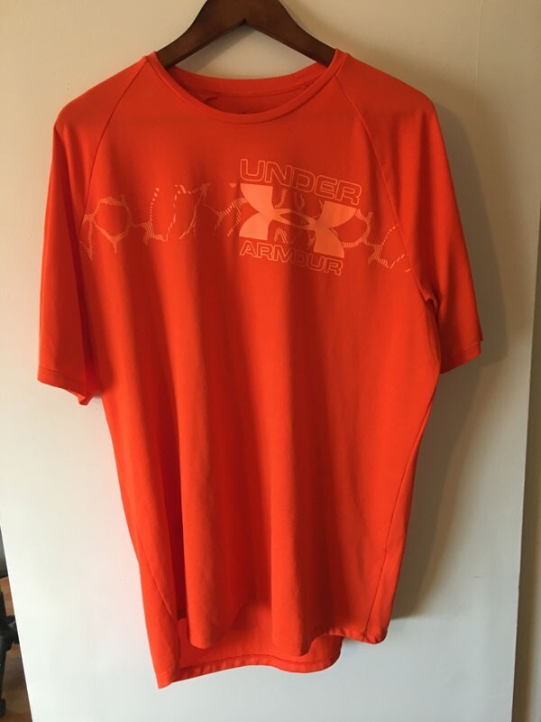 Vintage Dry Fit UA Under Armour Men's T-Shirt Size Large Short