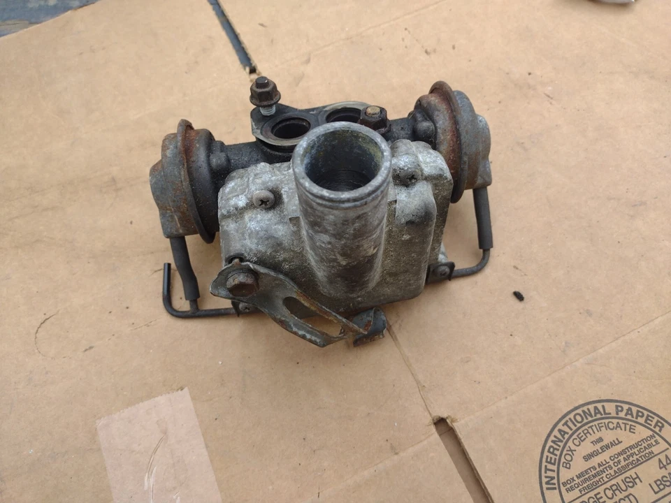 1994 Toyota Land Cruiser FZJ80 Exhaust Recirculating Vacuum Actuator Assembly  - Image 3 of 4