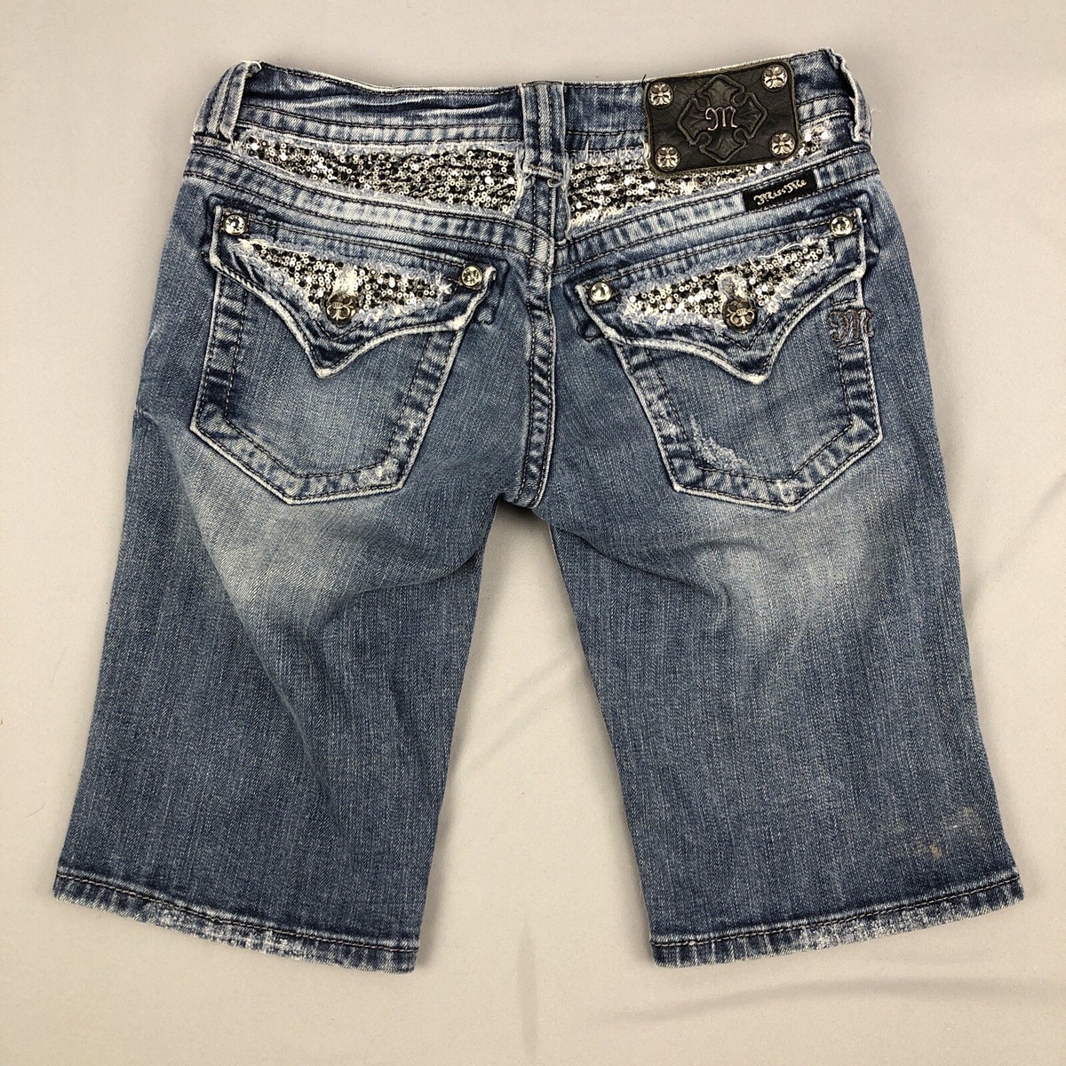 Bermuda Miss Me Taille 26 - Poches Ailes Cristal - Neuf Avec étiquettes - Longueur 12 Pouces