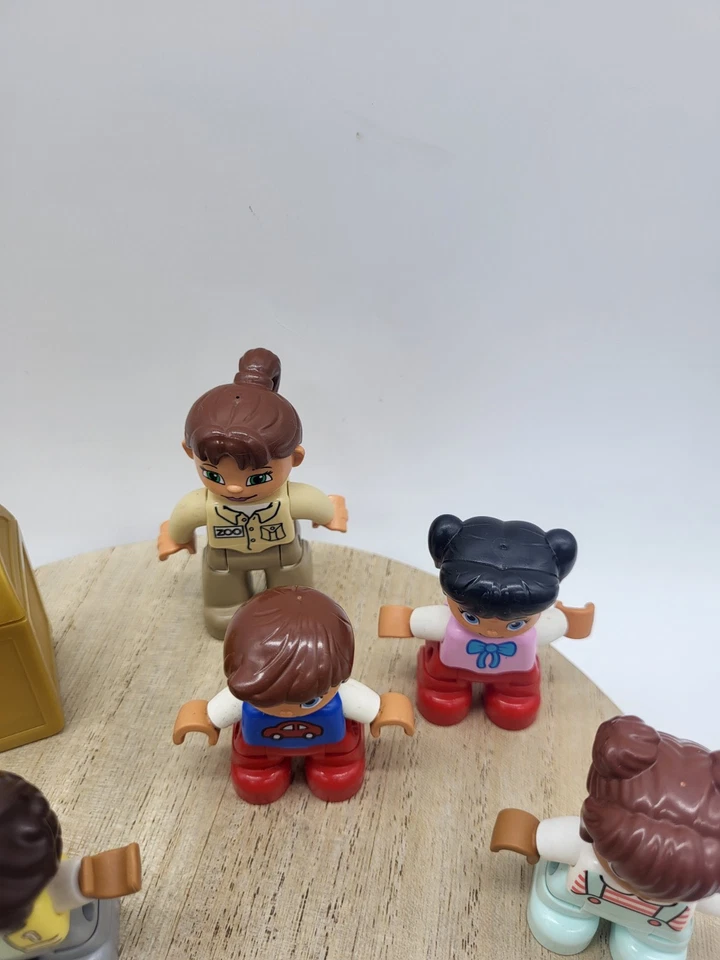 LEGO Duplo Figuras Cofre del Tesoro, Pollos, Niños, Zoo Worker Paquete Foto 4 de 4