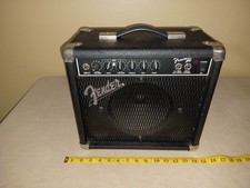 Fender Frontman 15G 15 watt Guitar Combo Amp with black metal grill 021