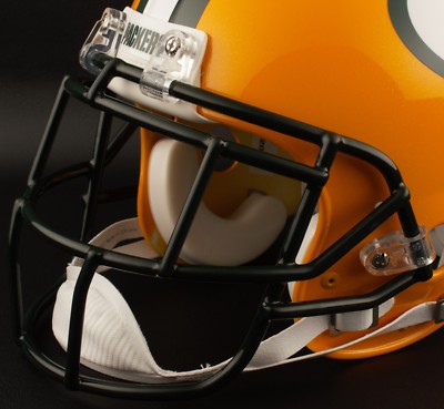 adams womens pro football helmet A-One Size Large It features eye DAVANTE ADAMS GREEN BAY PACKERS