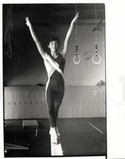 1989 Press Photo Gymnast Leslie Angeles - dfpb58941