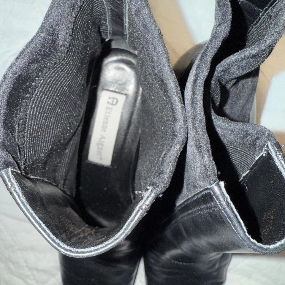 Botines Etienne Aigner Smatter de cuero negro, para mujer talla 7M tacón bloque Foto 2 de 4