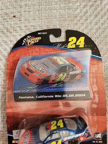 2005 Jeff Gordon #24 DuPont 1:64 NASCAR Winners Circle Diecast NEW - Picture 2 of 13