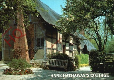 Postkarte: - Stratford-Upon-Avon, Anne Hathaways Cottage, erschrottert [Lachs]