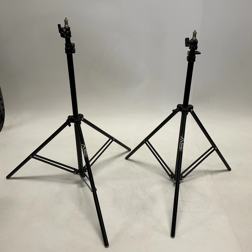 Smith-Victor Octa Bella 26" (2) LED Soft Box Light Kit With Carrying Bag - Image 2 of 4