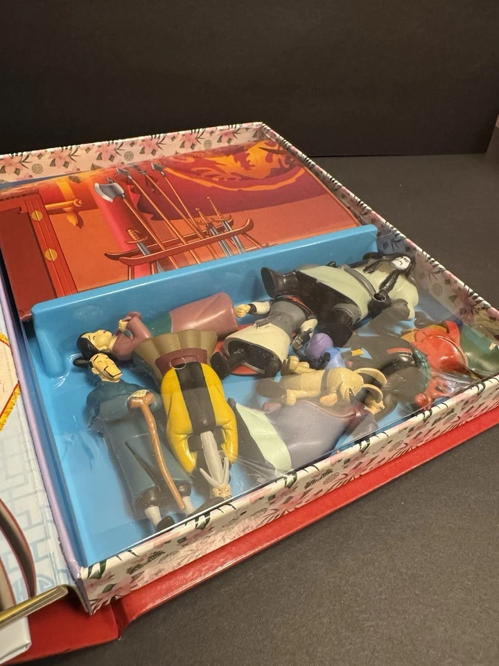 NEW MY BUSY BOOKS DISNEY MULAN STORYBOOK W/ 10 FIGURINES & PLAYMAT Sealed - Image 4 of 4