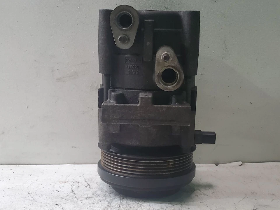 Mercury Mountaineer AC Compressor 6 Cylinder With Auxiliary Heat and AC OEM  Foto 2 de 4