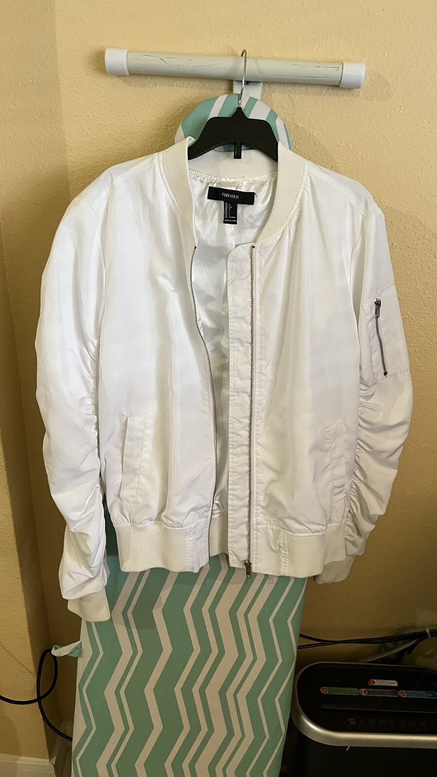 Forever 21 Women’s Bomber Jacket Size Small