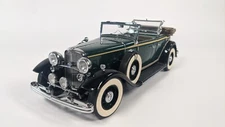 1932 Lincoln KB Green Top-Down Version 1:18 Motor City Classics - Missing Mirror