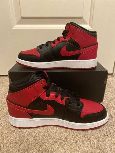 Air Jordan 1 Mid GS “Banned” Size 5.5Y Black/Red/White 554725-074 SHIPS FAST! - Bild 2 von 7