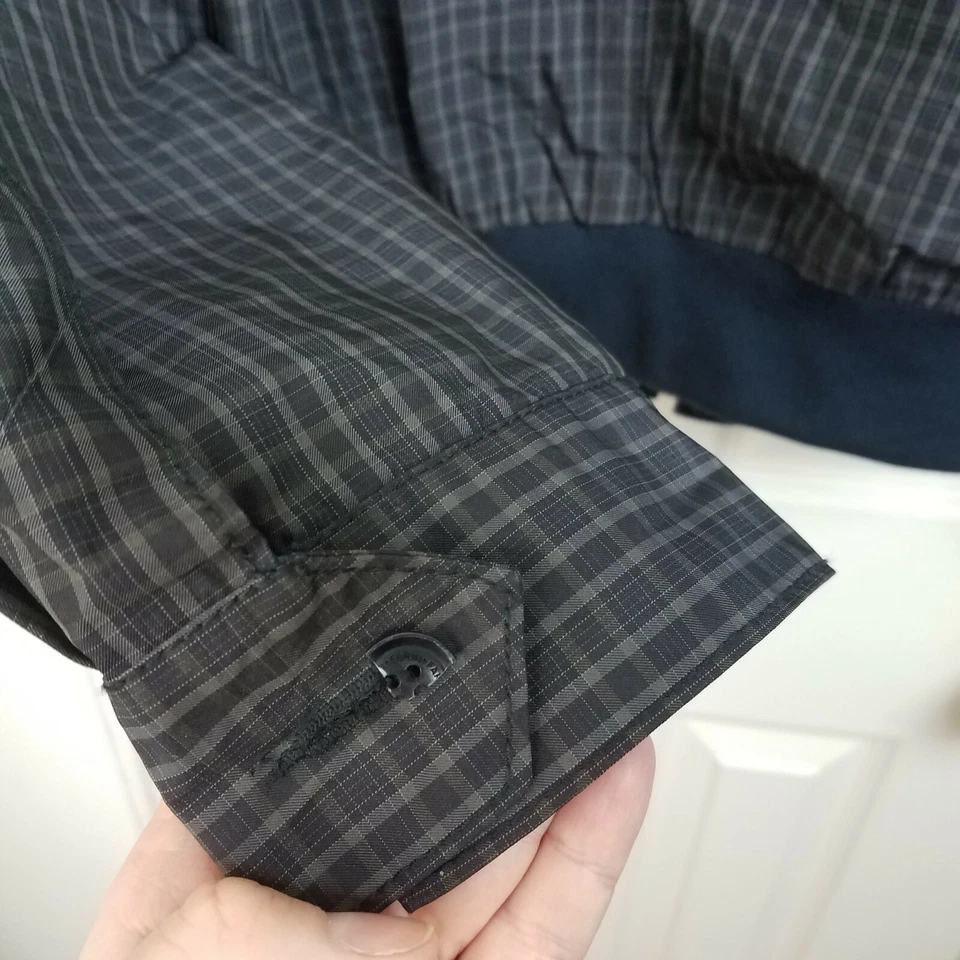 Nicole Farhi Men's 100% Nylon Lightweight Jacket size Large Bulgaria EUC Coat - Image 3 of 4