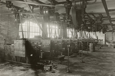 Harley-Davidson Motorcycle Factory - schwere automatische Schraubmaschinen Foto 