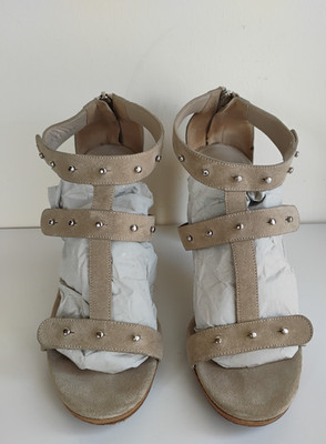 GUCCI Sklaven Sandalen Wildleder mit Nieten - beige - Gr. 39,5 top