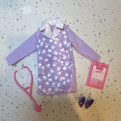 Barbie Cool Career Fashions Veterinarian 68617-92 Mattel 1997