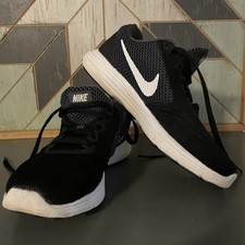 Nike Revolution 3 Zapatos para Correr Negro Blanco Malla Tenis para Mujer’s 5.5 Ancho