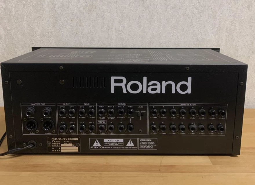 Roland M-160 MEZCLADOR DE LÍNEA DE 16 CANALES Mezclador de montaje en rack AC100V 50/60Hz 26W Foto 4 de 4