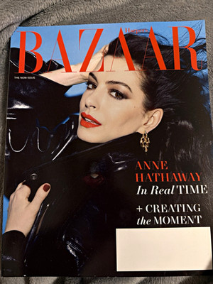 Harper's BAZAAR Magazin April 2026   Cover: Anne Hathaway | Ausgabe 2026