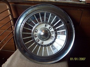 Vintage 1957 Ford Fairlane Factory OEM Wheel Cover Hubcap 14”