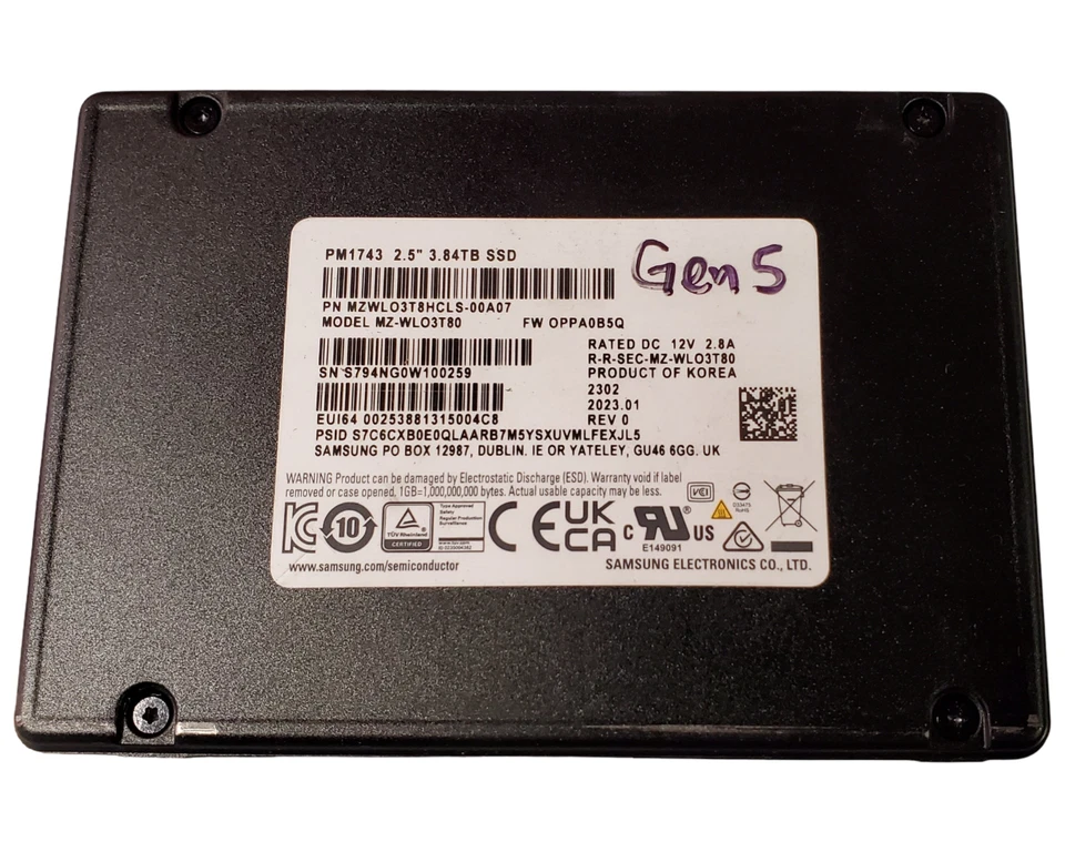 Samsung PM1743 MZ-WLO3T80 3,84TB 2,5" U.2 NVMe Gen5 Solid State Drive