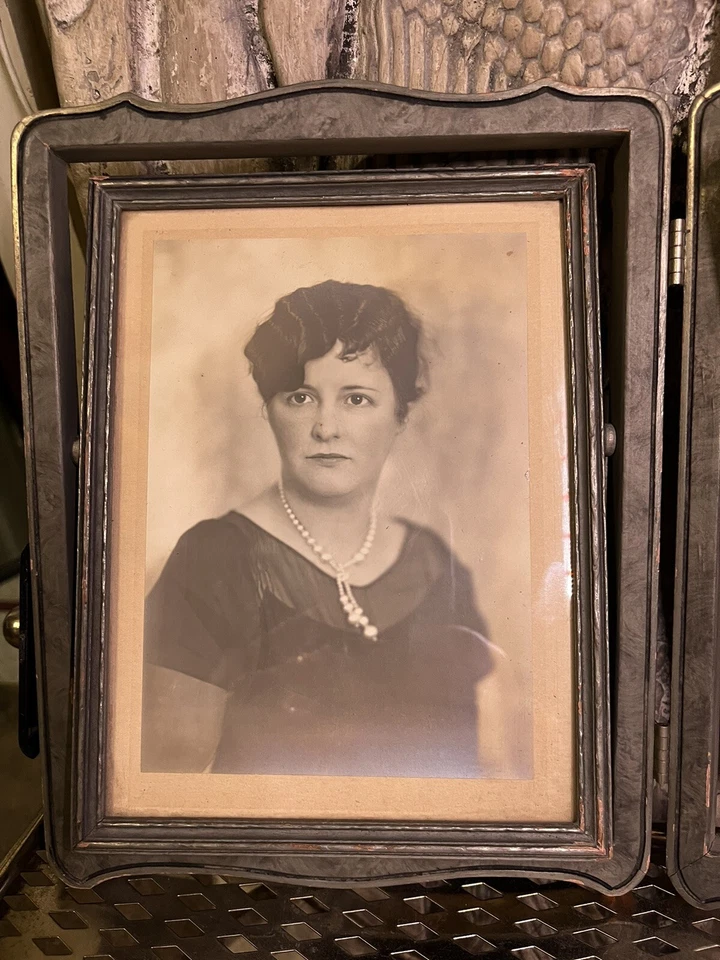 Antique 1920s W.M. Hengerer Co Double Photo Frame W Photos Of Flapper Era Lady - Image 2 of 4