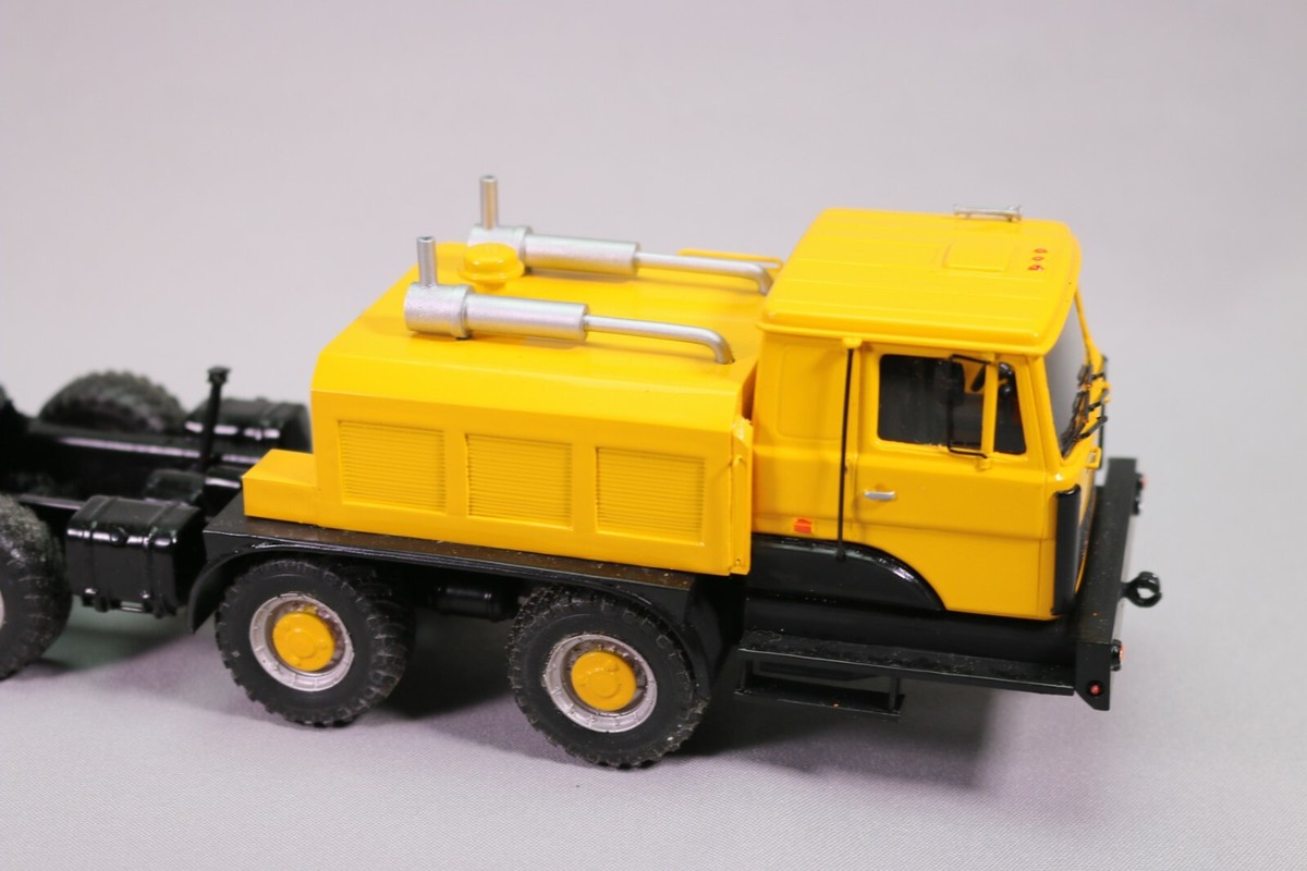 Camion Semi-remorque ATM Z9 échelle 1/50 - Maz Voulot 1995 - Transport Lourd Jaune