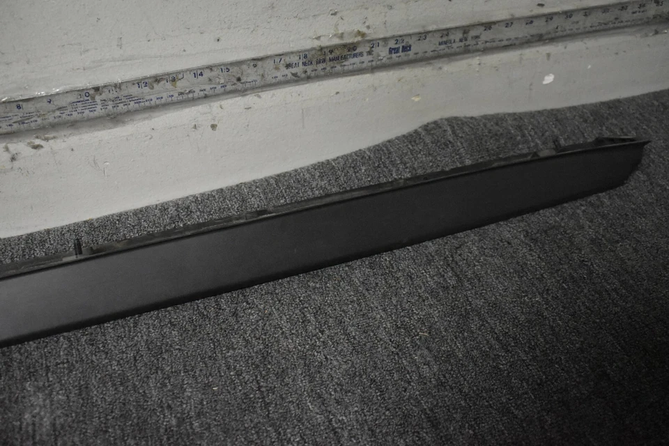 2016-2019 INFINITI QX60 RIGHT SIDE FRONT DOOR MOLDING FACTORY OEM - Image 3 of 4