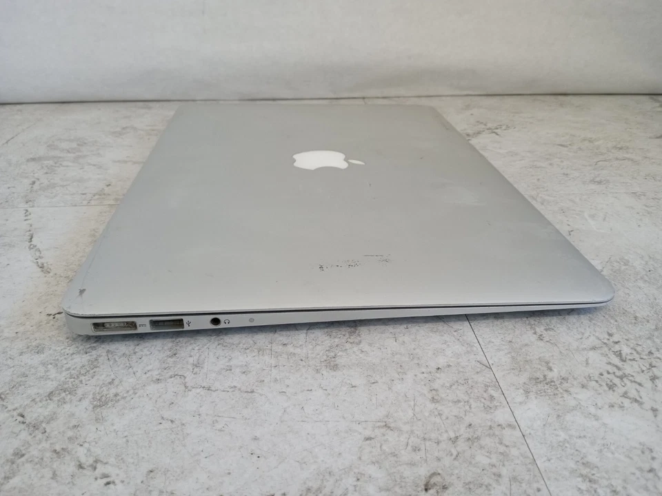 Apple MacBook Air 13" 2011 A1369 Intel i5 1.7GHz 4GB 128GB SSD MacOS 10.13 -RR - Image 4 of 4