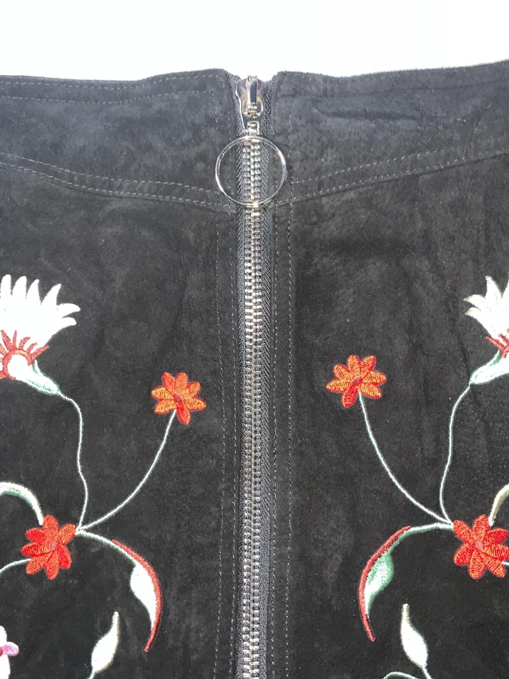 De segunda mano - Falda floral de gamuza frontal con cremallera completa Zara para mujer (talla L) Foto 4 de 4