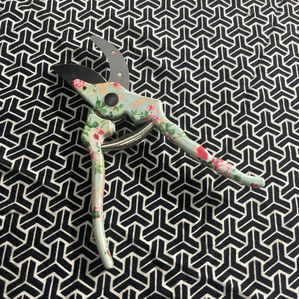 Flower Pattern Floral Garden Pruning Shears  - Image 2 of 3