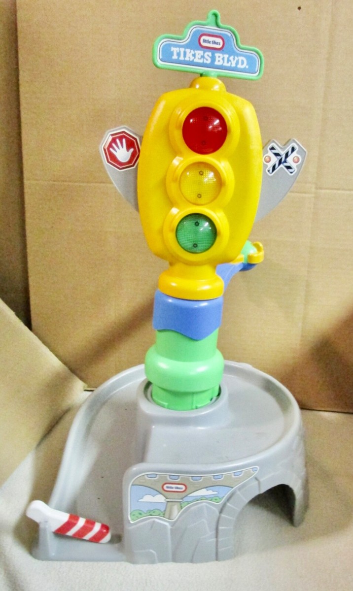 Vintage Little Tikes Traffic Light Blvd Playset with Lights Sounds