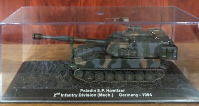 COLECCION DE 6 FIGURAS DE PLOMO. CARROS DE COMBATE + FASCICULOS. LOTE 4